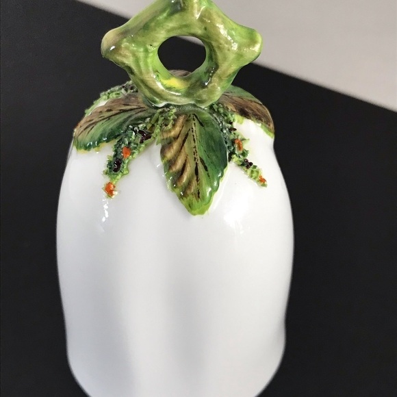 Vintage Coalport of England Bone China Porcelain Ceramic Leaf Top Bell - Picture 1 of 7
